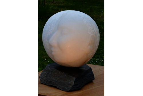 VOYAGE-AUTOUR-DE-DAME-LUNE